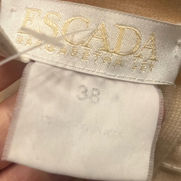 Escada Vintage Cardigan. Couple beads discoloured - Picture 15 of 15